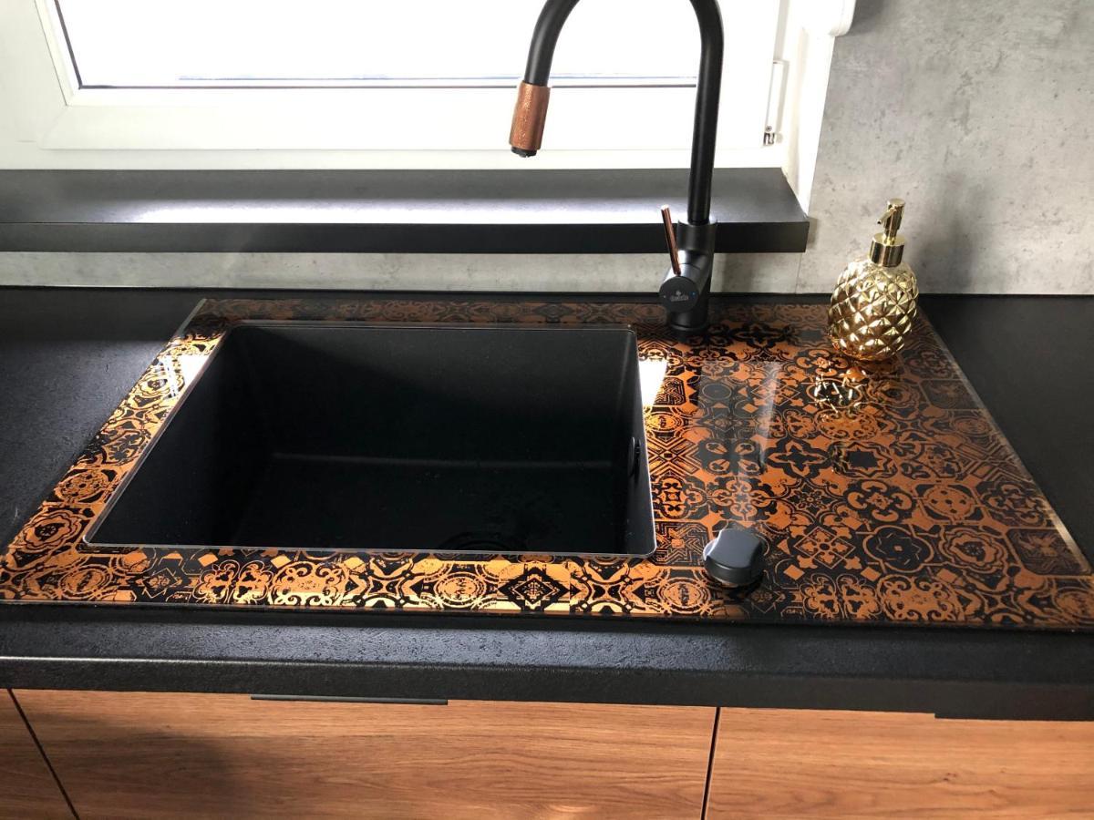 Apartament W Cieplicach Deluxe Jelenia Gora Bagian luar foto