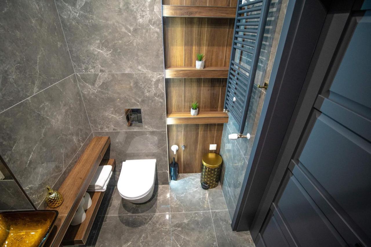 Apartament W Cieplicach Deluxe Jelenia Gora Bagian luar foto