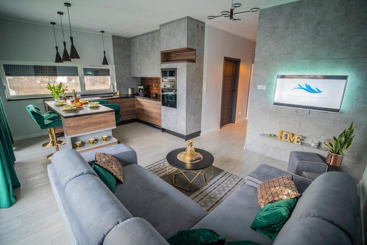 Apartament W Cieplicach Deluxe Jelenia Gora Bagian luar foto