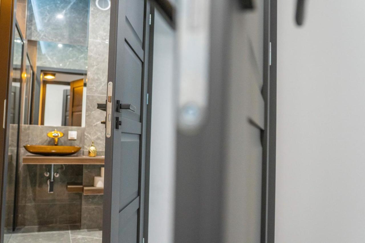 Apartament W Cieplicach Deluxe Jelenia Gora Bagian luar foto