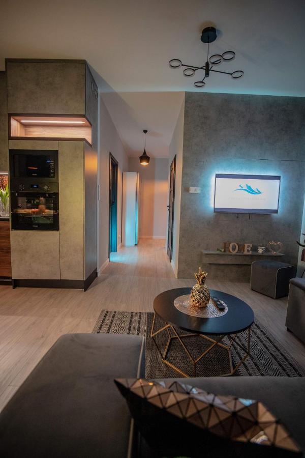 Apartament W Cieplicach Deluxe Jelenia Gora Bagian luar foto
