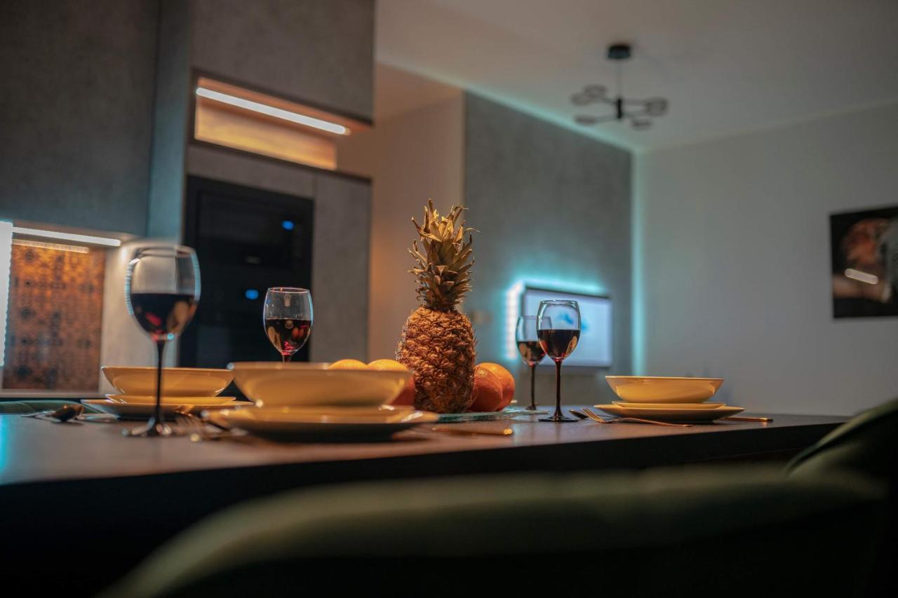 Apartament W Cieplicach Deluxe Jelenia Gora Bagian luar foto