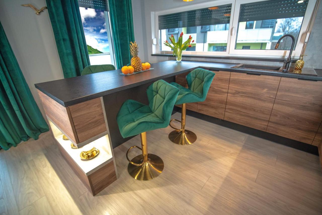Apartament W Cieplicach Deluxe Jelenia Gora Bagian luar foto