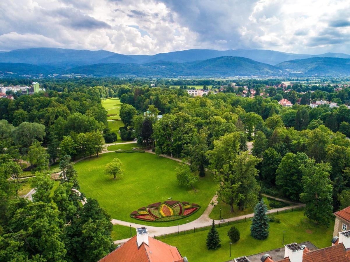 Apartament W Cieplicach Deluxe Jelenia Gora Bagian luar foto